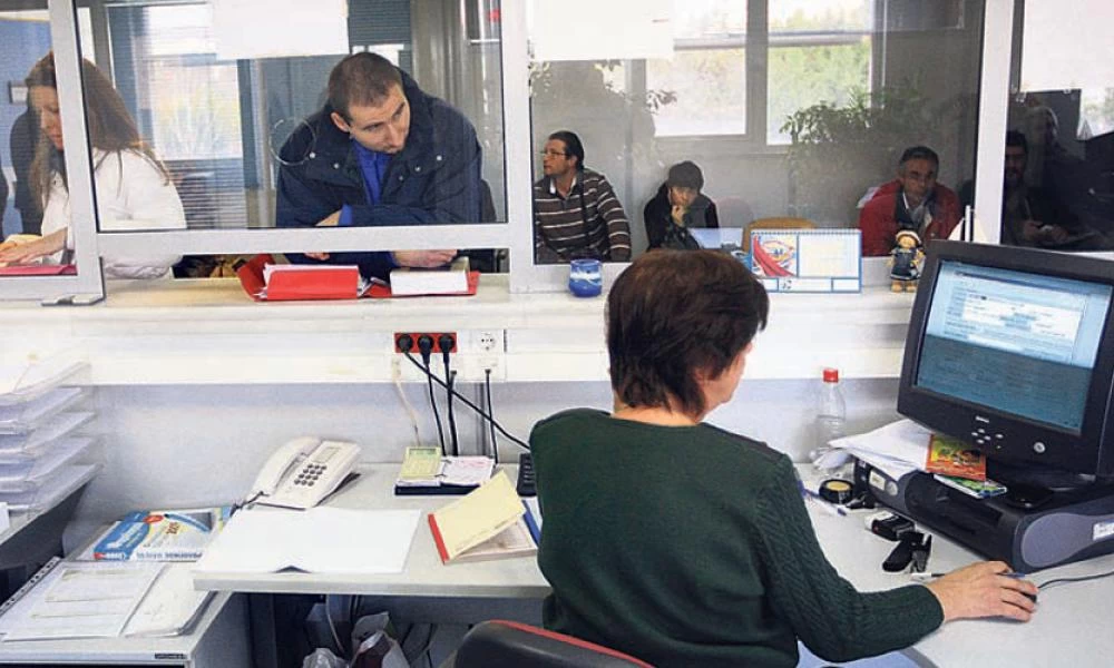 Στις 28 Αυγούστου λήγει η προθεσμία για τις φορολογικές δηλώσεις - Πότε έρχονται τα «ραβασάκια» του ΕΝΦΙΑ